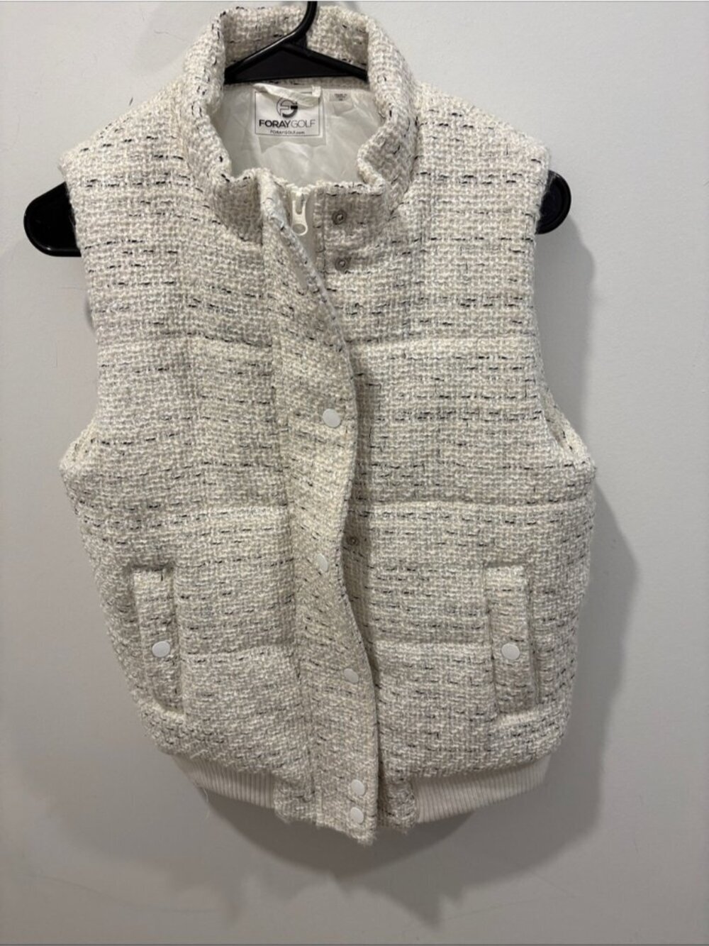 Foray Golf Tweed buckle  Puffer Vest in white